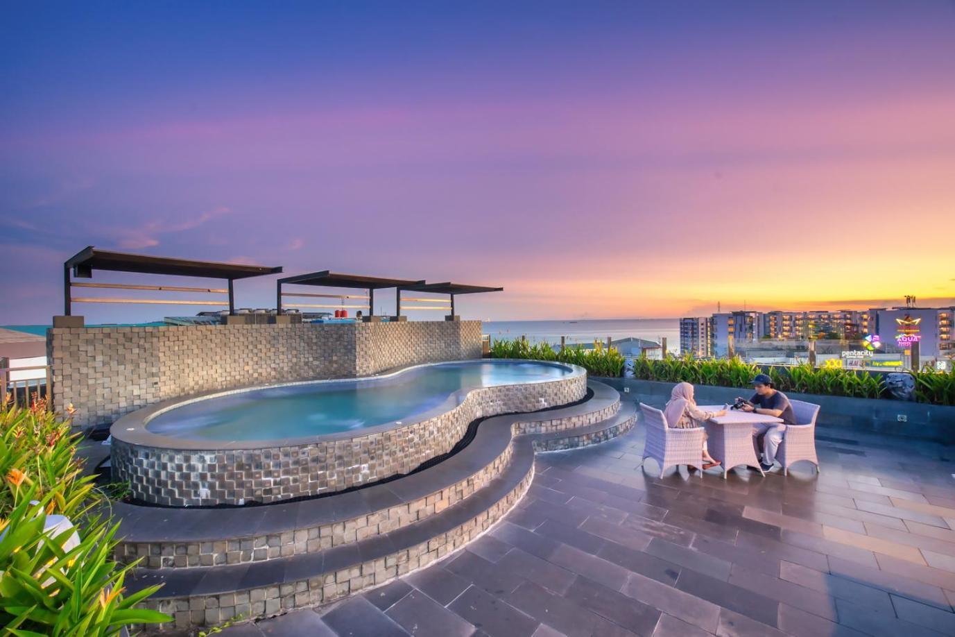 J Icon Hip Hotel Balikpapan  Buitenkant foto
