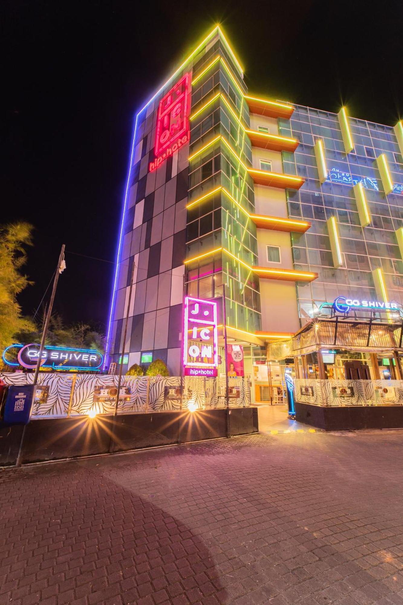 J Icon Hip Hotel Balikpapan  Buitenkant foto