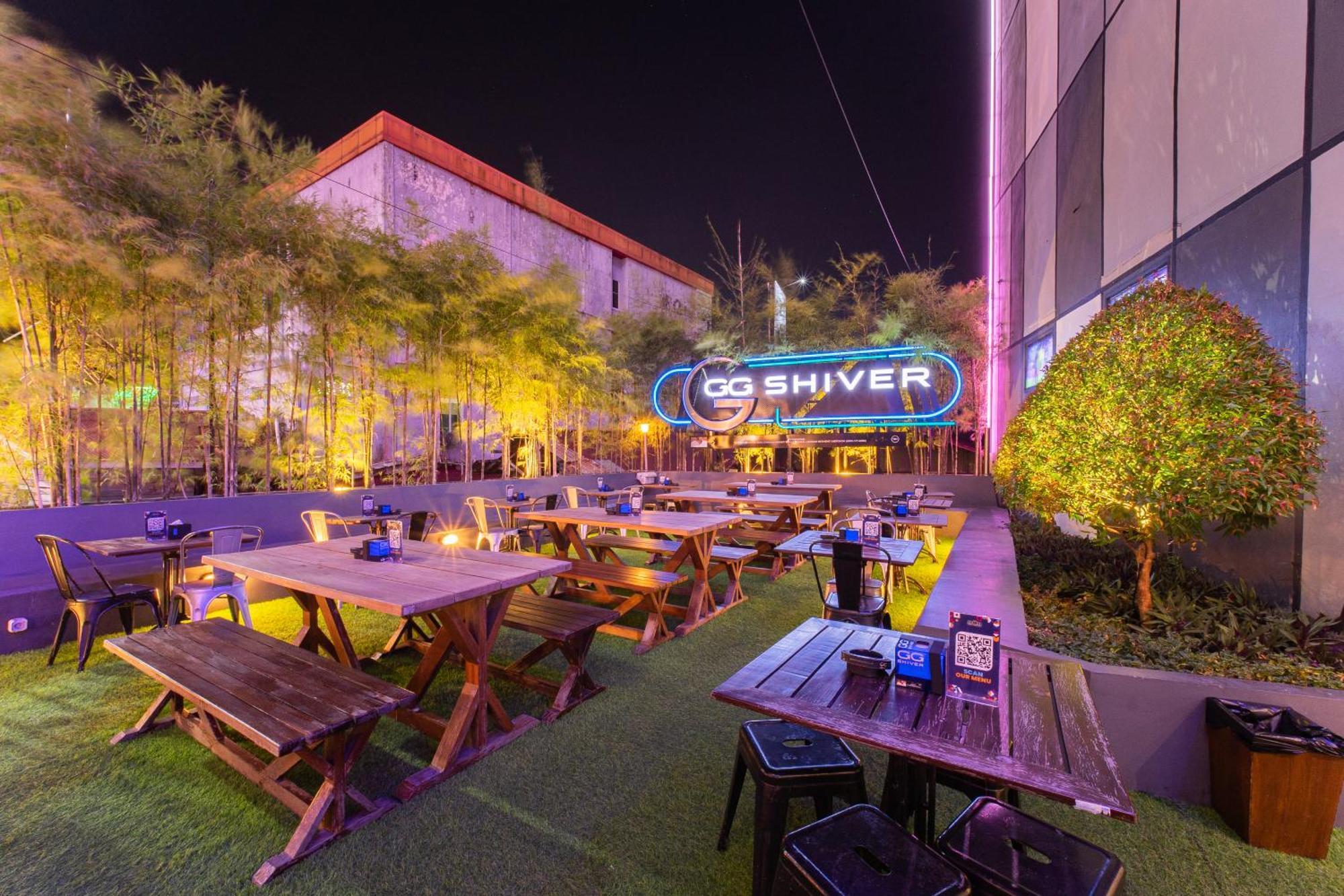 J Icon Hip Hotel Balikpapan  Buitenkant foto