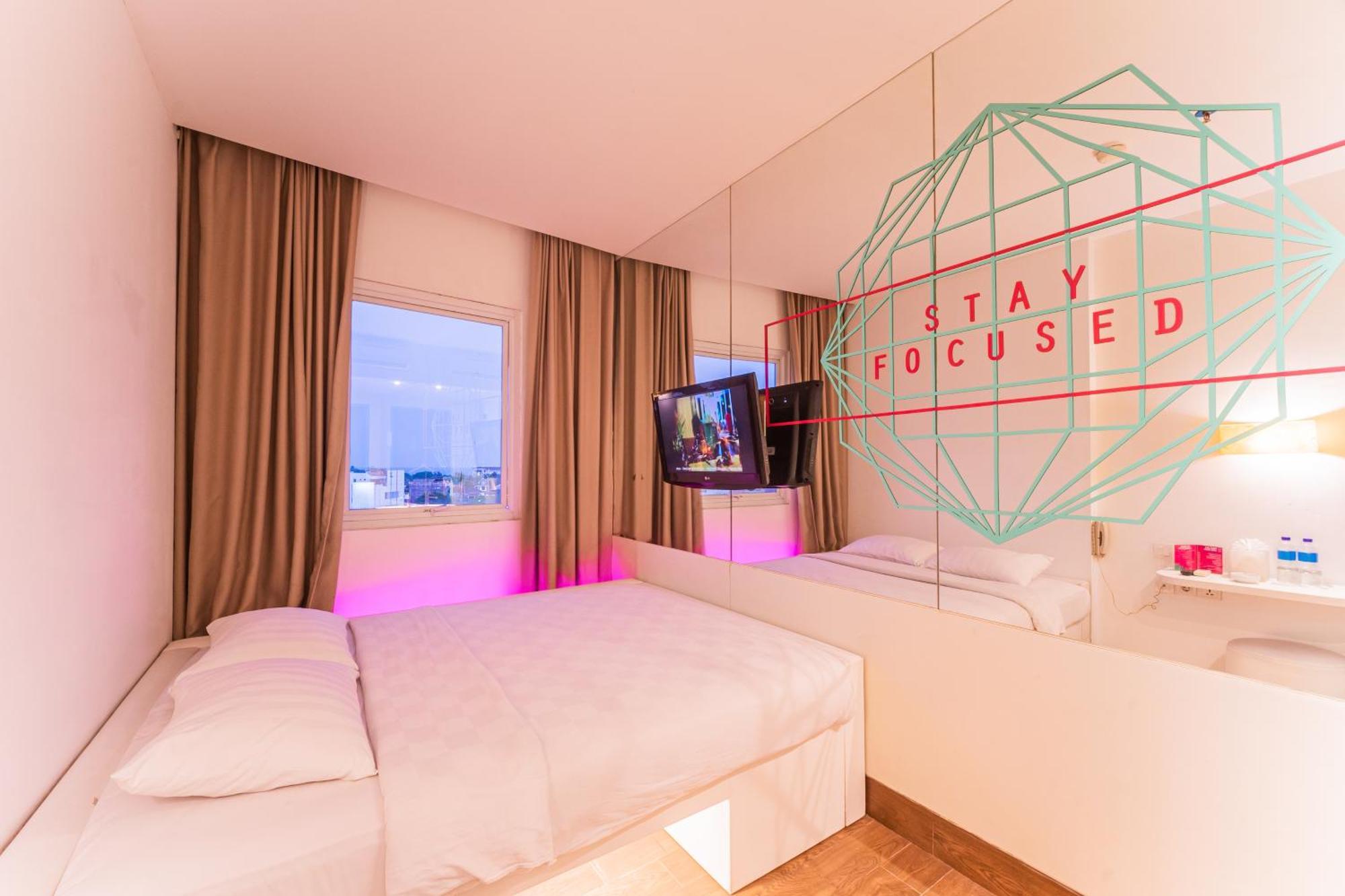J Icon Hip Hotel Balikpapan  Buitenkant foto