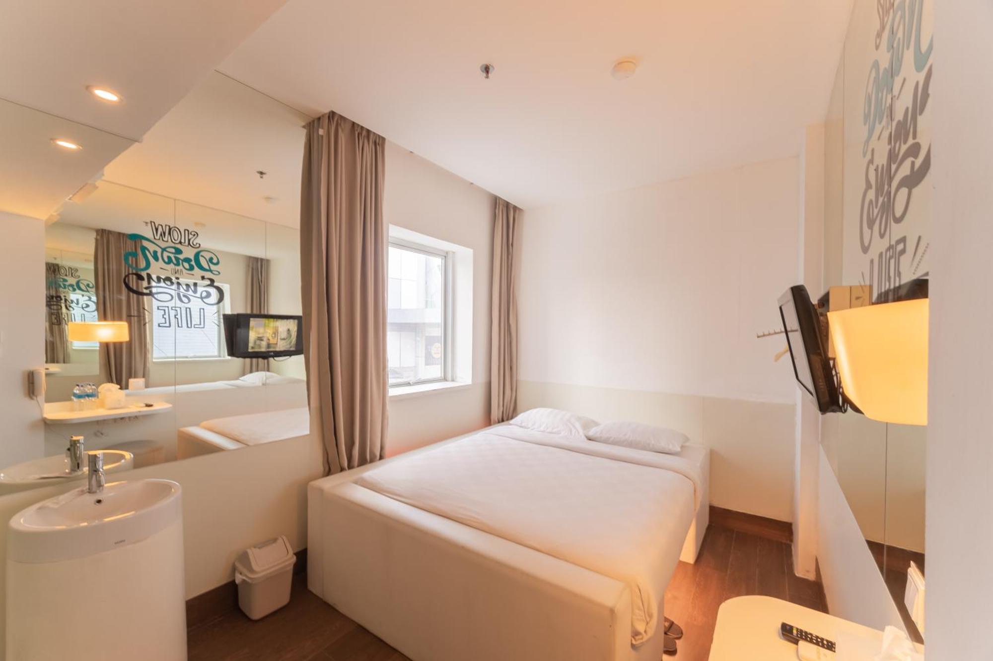 J Icon Hip Hotel Balikpapan  Buitenkant foto