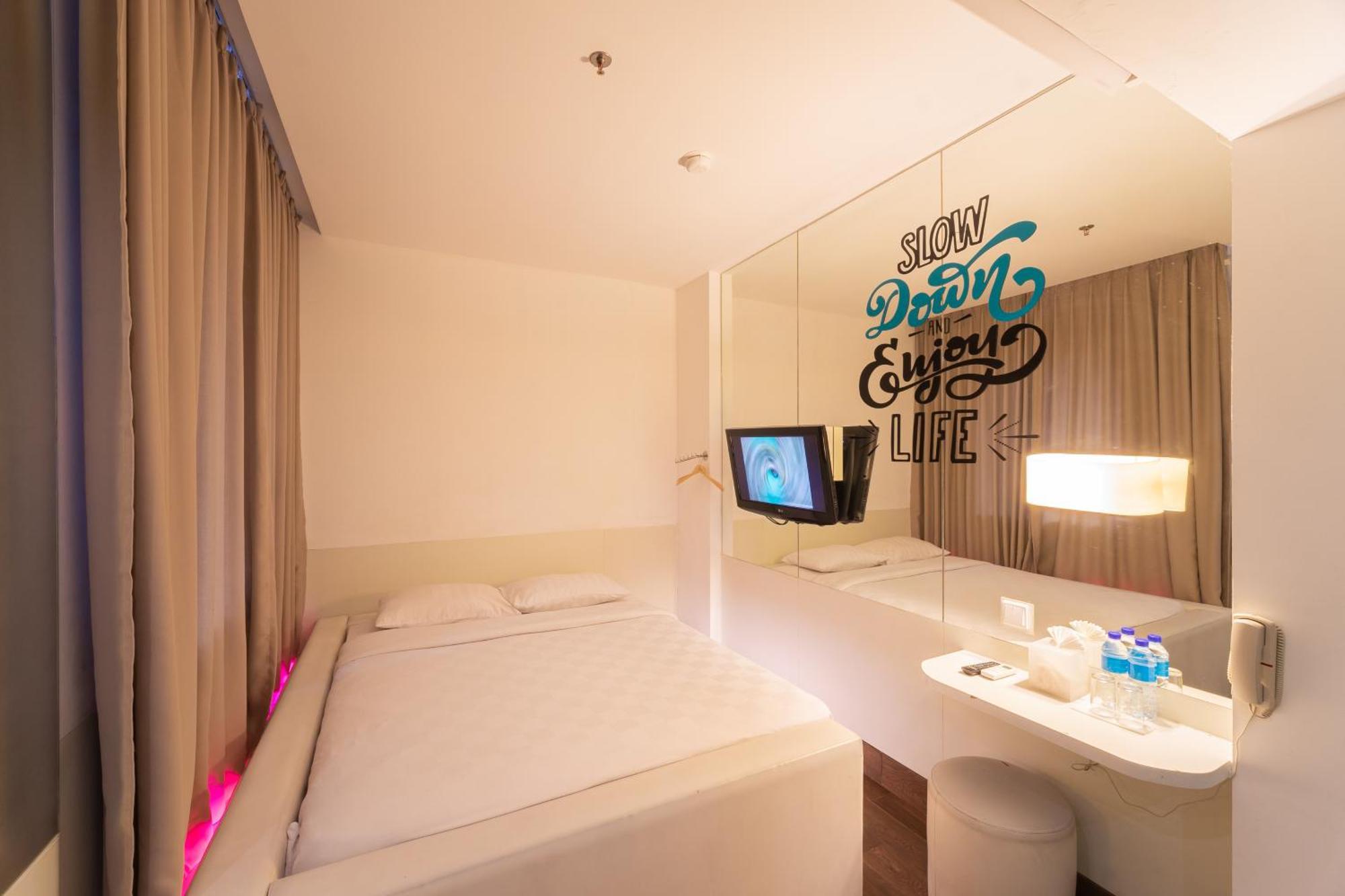 J Icon Hip Hotel Balikpapan  Buitenkant foto