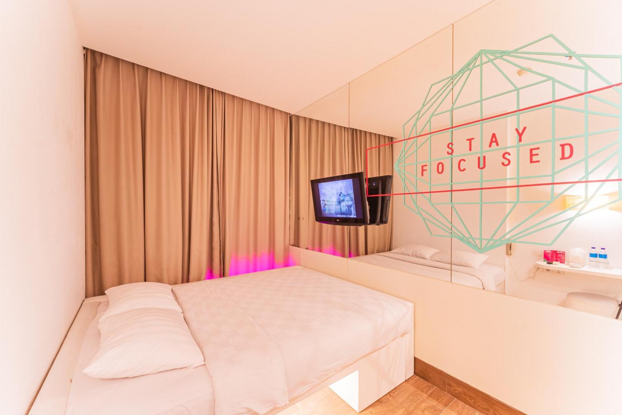 J Icon Hip Hotel Balikpapan  Buitenkant foto